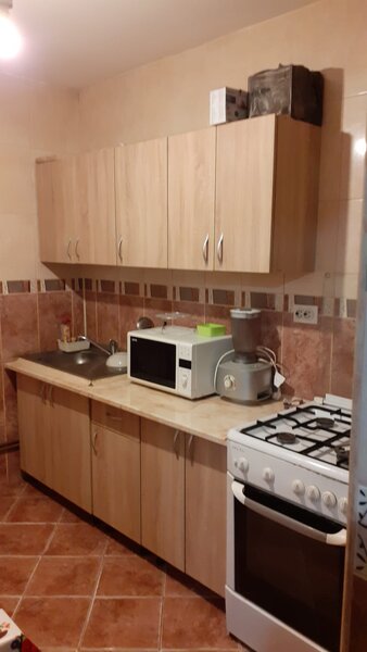 Camera la mansarda zona Armeneasca (doar pt. fete).