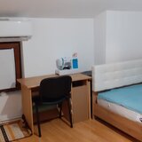 Camera la mansarda zona Armeneasca (doar pt. fete)